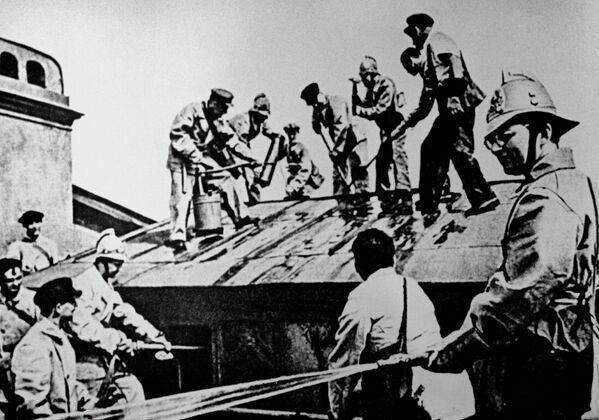 Композитор Дмитриј Шостакович (први с десна) у данима блокаде Лењинграда - Sputnik Србија