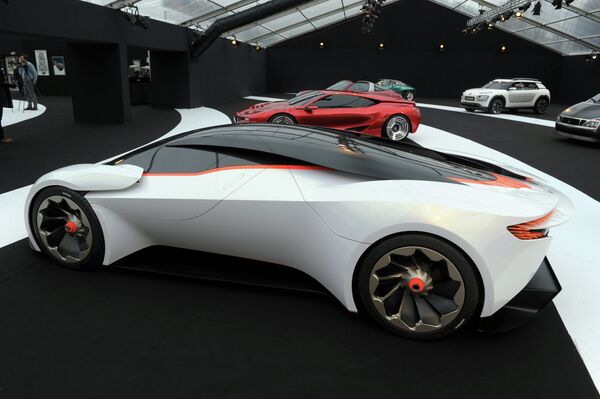 Завири у будућност аутомобилске индустрије: Изложба Concept Cars and Automobile Design exhibition у Паризу - Sputnik Србија