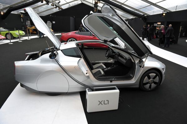 Завири у будућност аутомобилске индустрије: Изложба Concept Cars and Automobile Design exhibition у Паризу - Sputnik Србија