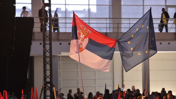 Предлог резолуције је усвојен са 50 гласова за, четири против и два уздржана гласа - Sputnik Србија