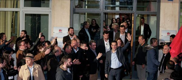 Ako ne uspe Siriza, pojaviće se fašisti, koji takođe mogu da preuzmu vođstvo, ili neko treći, za koga se sada uopšte ne zna. Ako ne uspe Siriza, pojaviće se fašisti, koji takođe mogu da preuzmu vođstvo, ili neko treći, za koga se sada uopšte ne zna. - Sputnik Srbija