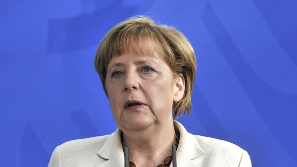 Merkelova će, kako je najavljivano, direktno po povratku iz Moskve govoriti na ovom skupu, a njen govor se, ističu analitičari, očekuje sa velikim nestrpljenjem. - Sputnik Srbija