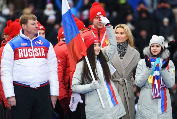Jevgenija Medvedeva, Alina Zagitova i Eteri na mitinge podrške kandidatu za predsednika Rusije Vladimiru Putinu - Sputnik Srbija