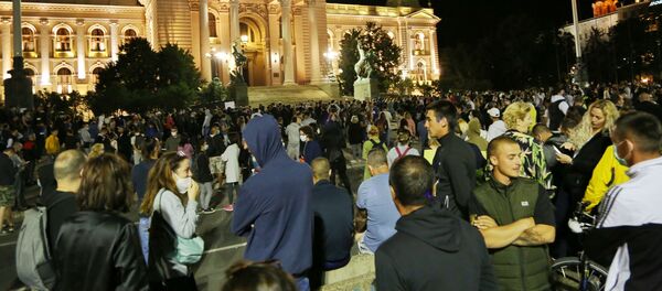 Protesti ispred Skupštine u Beogradu - Sputnik Srbija