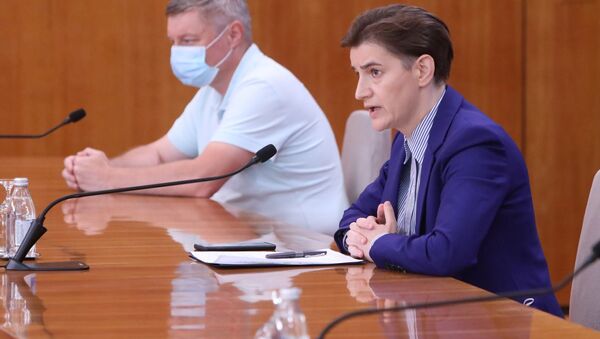 Premijerka Ana Brnabić i direktor Infektivne klinike Goran Stevanović - Sputnik Srbija