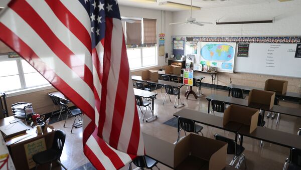 Prazna učionica u školi u Kaliforniji - Sputnik Srbija