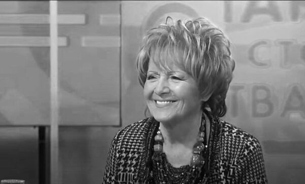 Захтевом „Главе горе, осмех“ Даринка Матић је свима дириговала оптимизам - Sputnik Србија