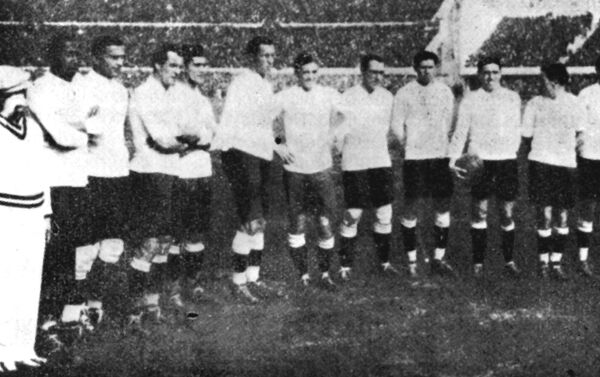 Уругвајски тим пред финале са Аргентином на СП у фудбалу 1930 - Sputnik Србија