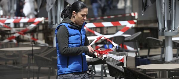 Уклањање баријере у кафићу у Бечу Уклањање баријере у кафићу у Бечу - Sputnik Србија