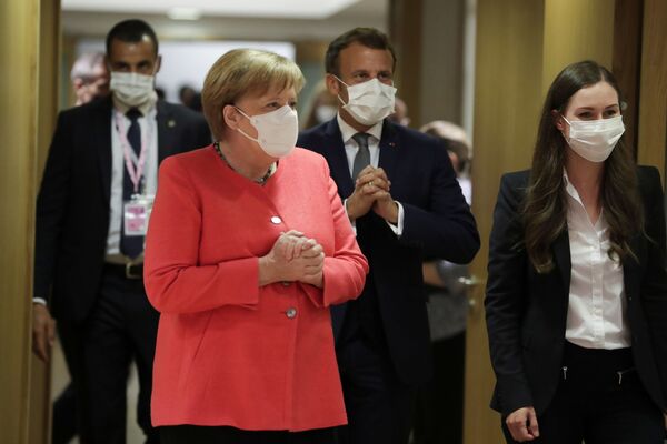 Хиљаде милијарди долара помоћи привреди - резултат неизвестан Хиљаде милијарди долара помоћи привреди - резултат неизвестан - Sputnik Србија