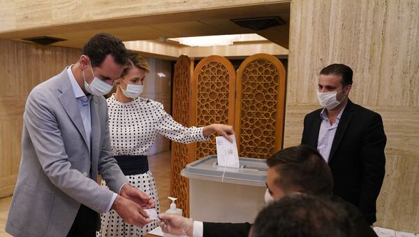 Izbori u Siriji, Bašar el Asad sa suprugom - Sputnik Srbija