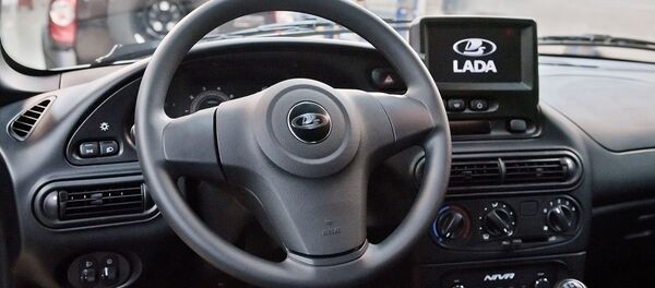 Теренски аутомобили Нива под марком Лада у производном погону у фабрици аутомобила АвтоВАЗ Теренски аутомобили Нива под марком Лада у производном погону у фабрици аутомобила АвтоВАЗ - Sputnik Србија