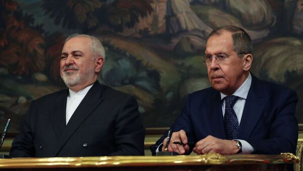 Ministri spoljnih poslova Irana i Rusije, Muhamed Džavad Zarif i Sergej Lavrov - Sputnik Srbija