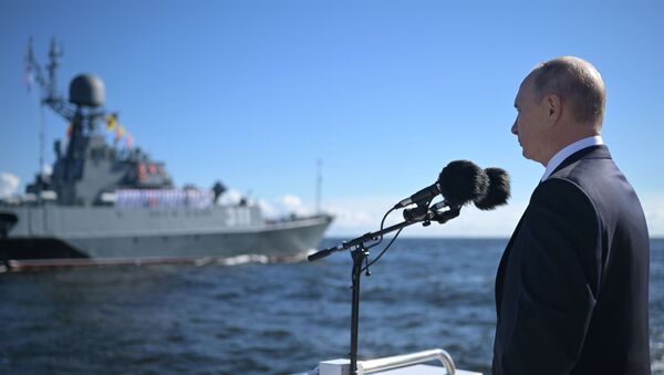 Путин: Ратна морнарица увек на стражи суверенитета земље - Sputnik Србија