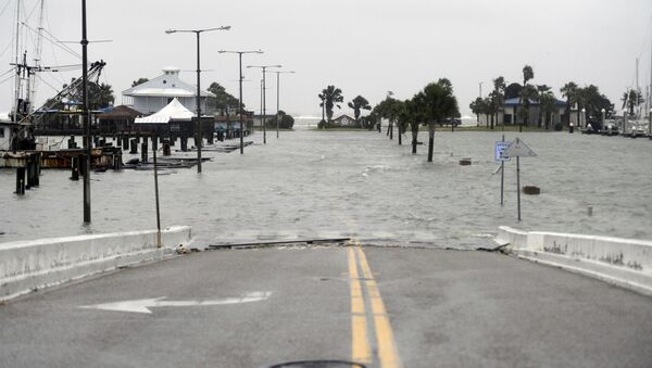 Улица поплављена након проласка урагана Хана у Тексасу - Sputnik Србија