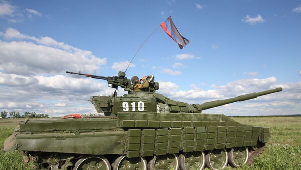 Тенк Народне милиције ДНР на контакт линији ДНР и Украјине - Sputnik Србија