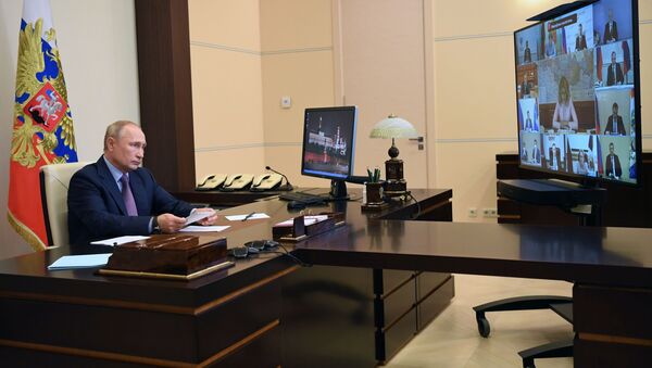 Председник Русије Владимир Путин током видео-конференције о епидемиолошкој ситуацији у Русији - Sputnik Србија