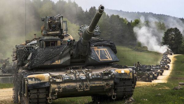 Konvoj američkih tenkova pešadijske divizije na vojnim vežbama u Nemačkoj - Sputnik Srbija