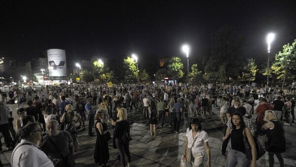 Protest pristalica pokreta Dosta je bilo ispred Skupštine - Sputnik Srbija