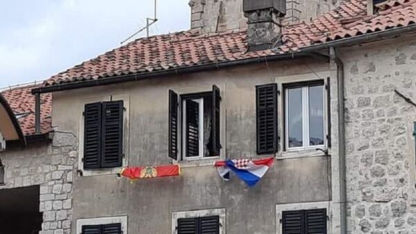 Хрватска застава осванула на згради у Котору - Sputnik Србија