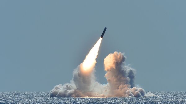Lansiranje rakete Trajdent II D5 sa američke podmornice Nebraska nedaleko od obale Kalifornije - Sputnik Srbija