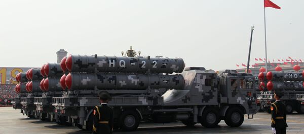 Kineski protivvazdušni raketni sistemi  HQ-22 na vojnoj paradi u Pekingu - Sputnik Srbija