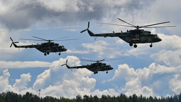 Pokazni let helikoptera Mi-8 - Sputnik Srbija