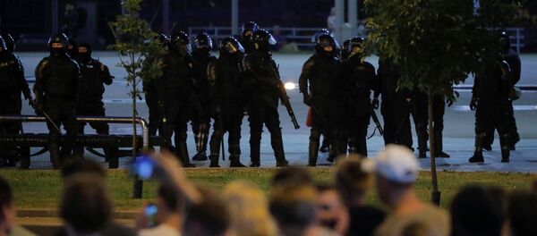 Pripadnici specijalnih jedinica u Minsku tokom protesta - Sputnik Srbija