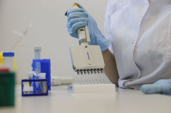 Proizvodnja prve serije vakcine protiv virusa korona /foto, video/ - Sputnik Srbija