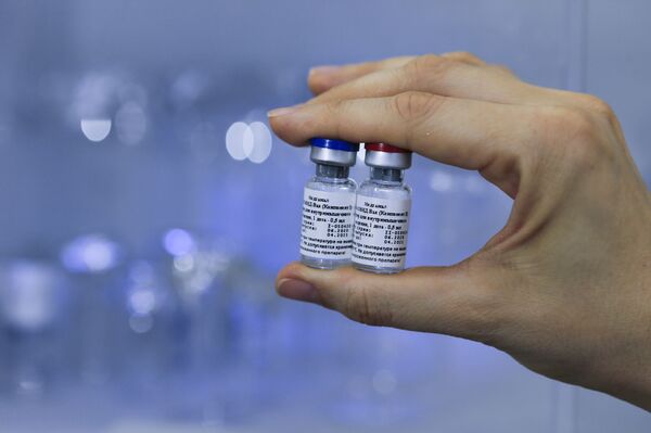 Proizvodnja prve serije vakcine protiv virusa korona /foto, video/ - Sputnik Srbija