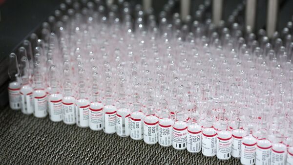 Proizvodnja vakcine protiv kovida 19 u farmaceutskoj fabrici Binofarm - Sputnik Srbija