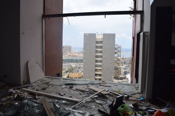 Sputnjik u Bejrutu: Život ljudi nakon katastrofe koja ih je ostavila bez ičega /video, foto/ Sputnjik u Bejrutu: Život ljudi nakon katastrofe koja ih je ostavila bez ičega /video, foto/ - Sputnik Srbija