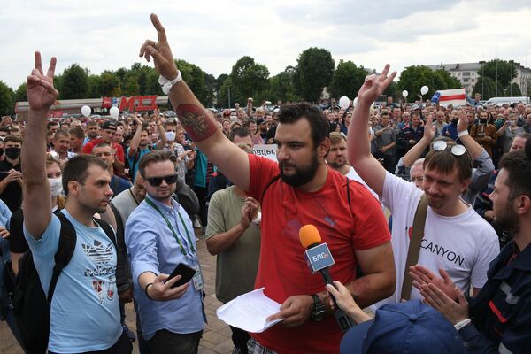 Завршен шести дан протеста у Белорусији: Помирили се полиција и демонстранти /видео, фото/ Завршен шести дан протеста у Белорусији: Помирили се полиција и демонстранти /видео, фото/ - Sputnik Србија