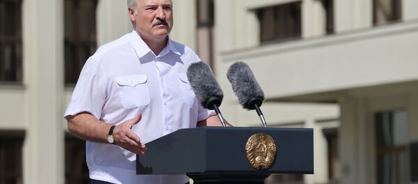 Aleksandar lukašenko na mitingu - Sputnik Srbija