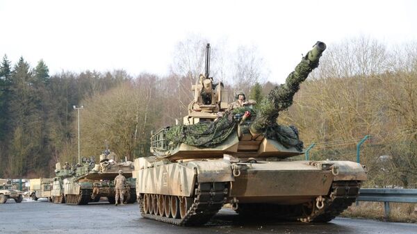Američki tenkovi M1A1 Abrams na vojnoj vežbi snaga NATO-a u Evropi - Sputnik Srbija