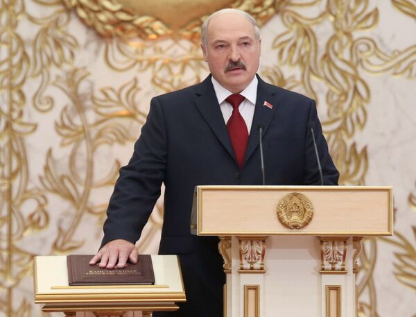 Папа нуди нову стратегију одвајања Минска од Москве. Више ни Лукашенко не смета  - Sputnik Србија