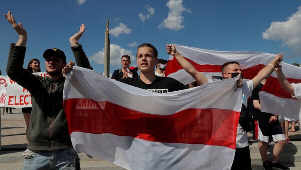 Pristalice beloruske opozicije na protestu u Minsku - Sputnik Srbija