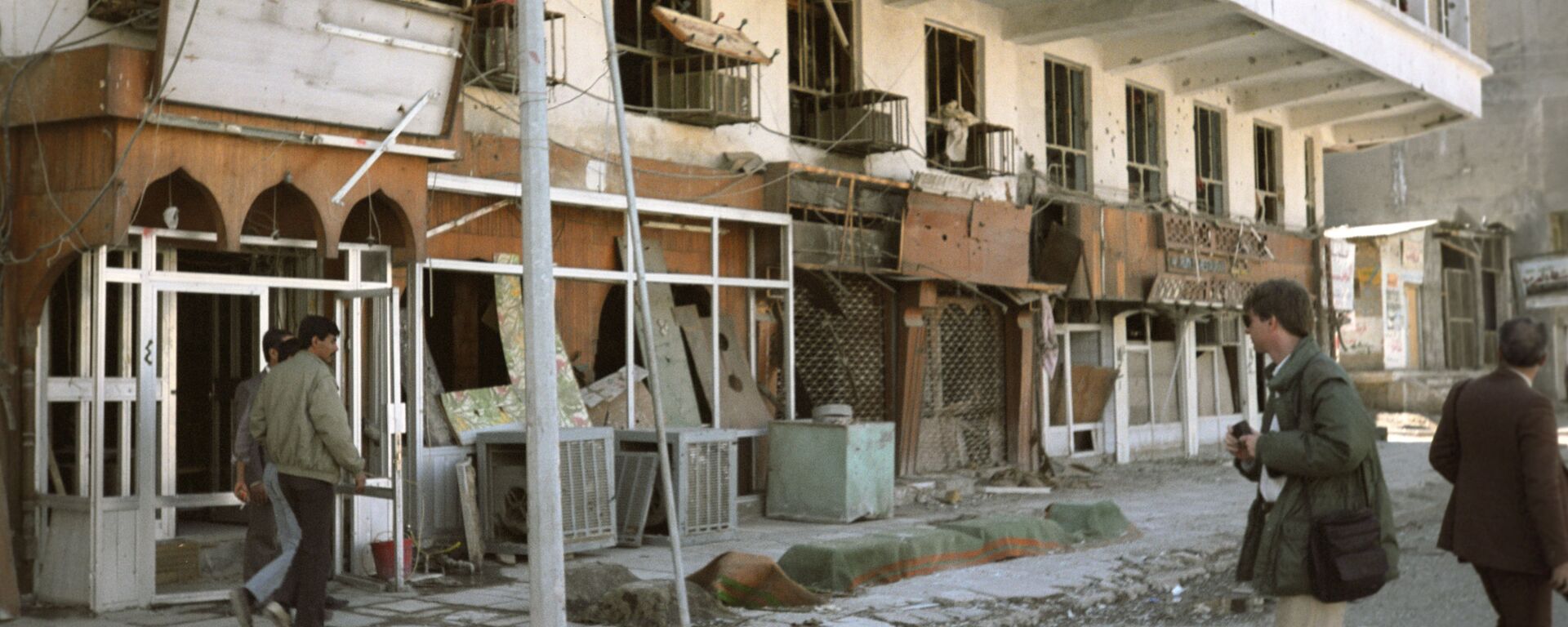 Basra: Demonstranti zapalili kancelariju parlamenta - Sputnik Srbija, 1920, 31.07.2025