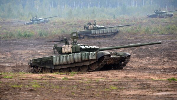 Тенкови Т-72Б на полигону Оружаних снага Белорусије у Борисову - Sputnik Србија