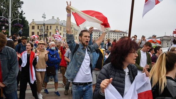 Присталице белоруске опозиције долазе на протест у Минску - Sputnik Србија