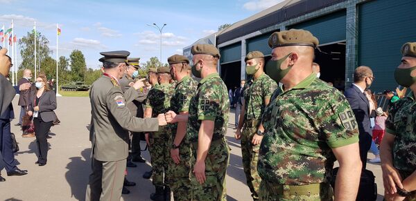 Mojsilović obišao srpske tenkiste na Međunarodnim vojnim igrama: Nadamo se finalu /foto/ - Sputnik Srbija