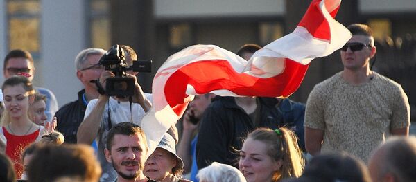 Pristalice beloruske opozicije na protestu u Minsku Pristalice beloruske opozicije na protestu u Minsku - Sputnik Srbija
