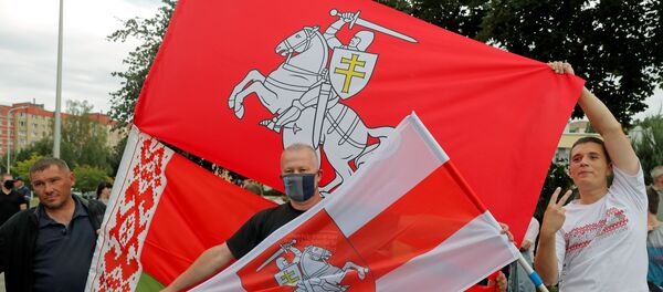 Demonstranti na protestu protiv rezultata predsedničkih izbora u Belorusiji - Sputnik Srbija