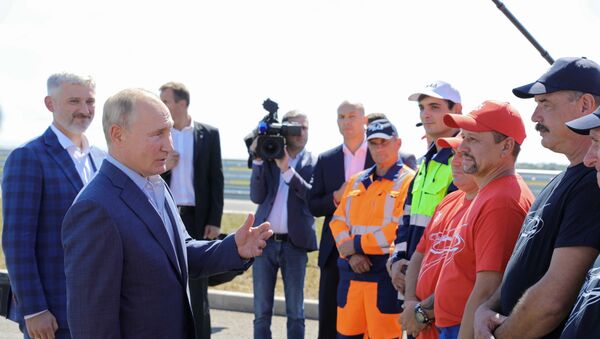 Путин пустио у рад саобраћајницу Таврида на Криму  - Sputnik Србија
