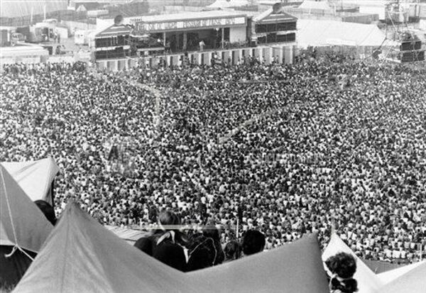 Legendarni festival na ostrvu Vajt: Kako se rokenrol pokorio novcu /video/ - Sputnik Srbija