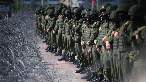 Pripadnici beloruskih snaga bezbednosti tokom protesta opozicije u Minsku - Sputnik Srbija