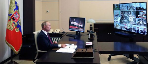 Владимир Путин учествује на отвореном часу Сећати се, значи знати Владимир Путин учествује на отвореном часу Сећати се, значи знати - Sputnik Србија