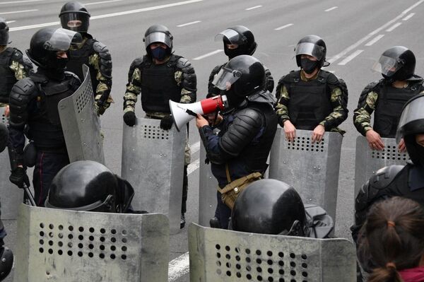 Бачен бибер-спреј на протестима у Минску, демонстранти растерани /видео, фото/ Бачен бибер-спреј на протестима у Минску, демонстранти растерани /видео, фото/ - Sputnik Србија
