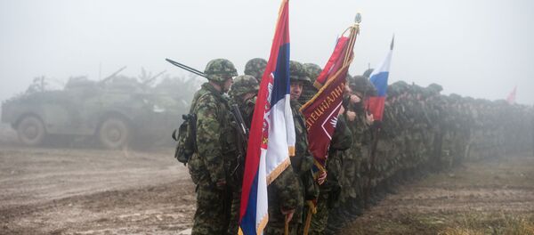 Pripadnici Oružanih snaga Srbije, Rusije i Belorusije na zajedničkim taktičkim vežbama Slovensko bratstvo na Pasuljanskim livadama u Srbiji Pripadnici Oružanih snaga Srbije, Rusije i Belorusije na zajedničkim taktičkim vežbama Slovensko bratstvo na Pasuljanskim livadama u Srbiji - Sputnik Srbija