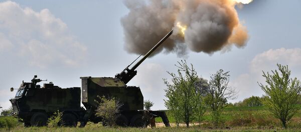 Самоходна топ-хаубица 155 мм НОРА-Б52 М15 - понос домаће одбрамбене индустрије Самоходна топ-хаубица 155 мм НОРА-Б52 М15 - понос домаће одбрамбене индустрије - Sputnik Србија